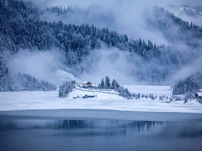 Colibița Lake.  PHOTO stiribn.ro