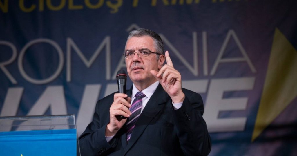 Break in the PNL.  Three liberals from the Craiova City Council, expelled from the party, because they collaborated with PSD