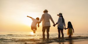 The Romanians’ summer vacation moves to autumn. How much does a vacation cost in September?