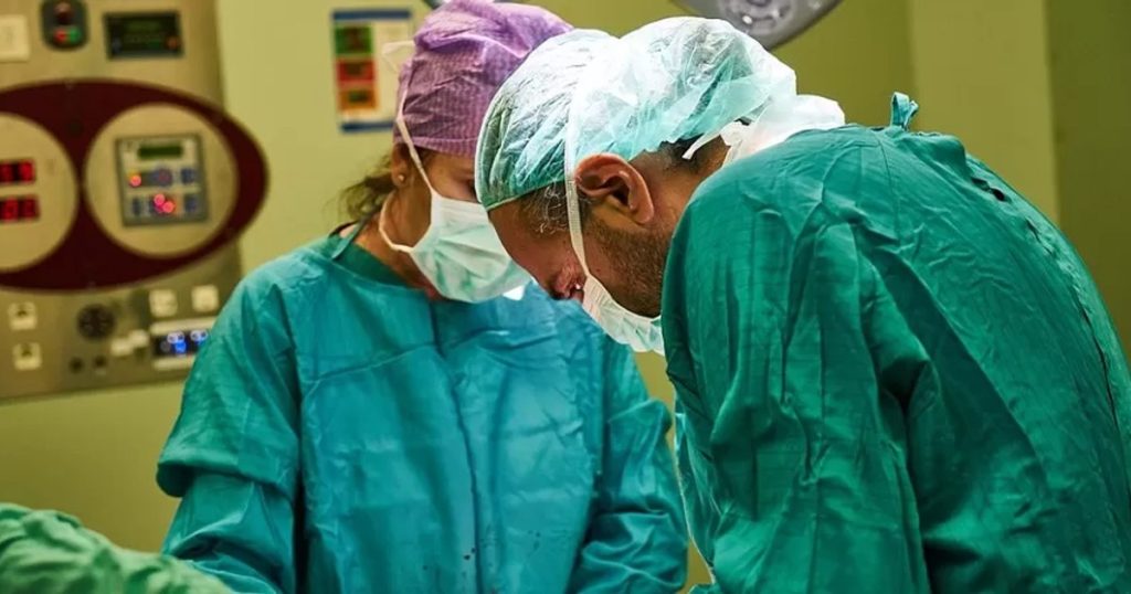 Heart transplant, worthy of the record book.  The story of the patient who has lived for 39 years with a donor heart