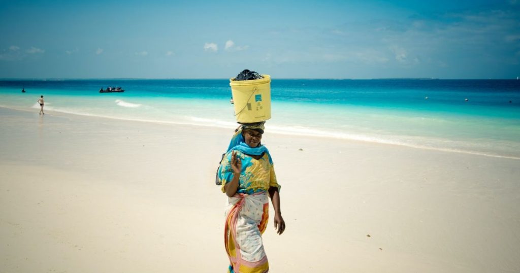 Zanzibar, the African paradise, remains without alcohol and, implicitly, without tourists VIDEO