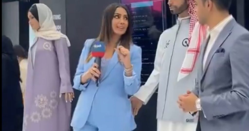Saudi robot 'Muhammad' accused of indecent behavior with women after groping a female reporter VIDEO
