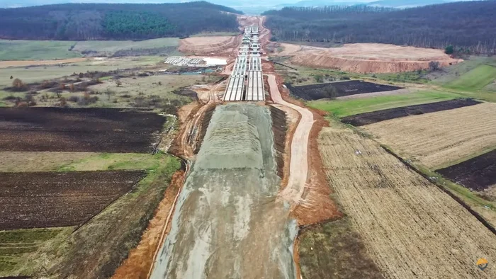 The A3 Nădășelu-Zimbor-Poarta construction site is almost deserted.  PHOTO: API
