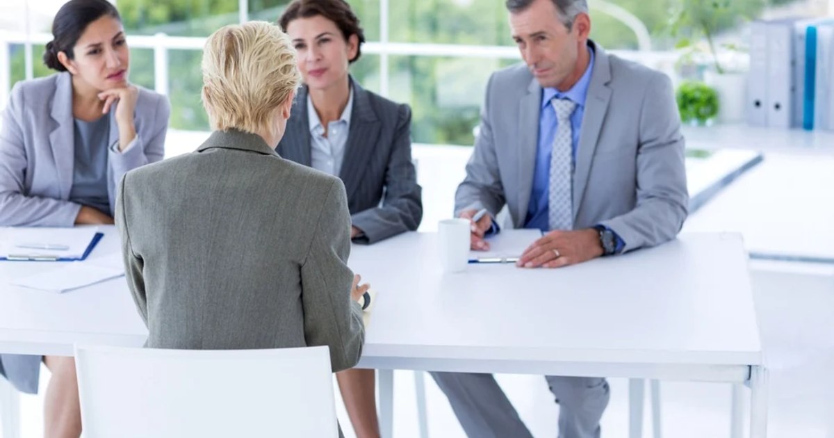 4 red flags when interviewing.  If the application process is bad, the job is likely to be even worse