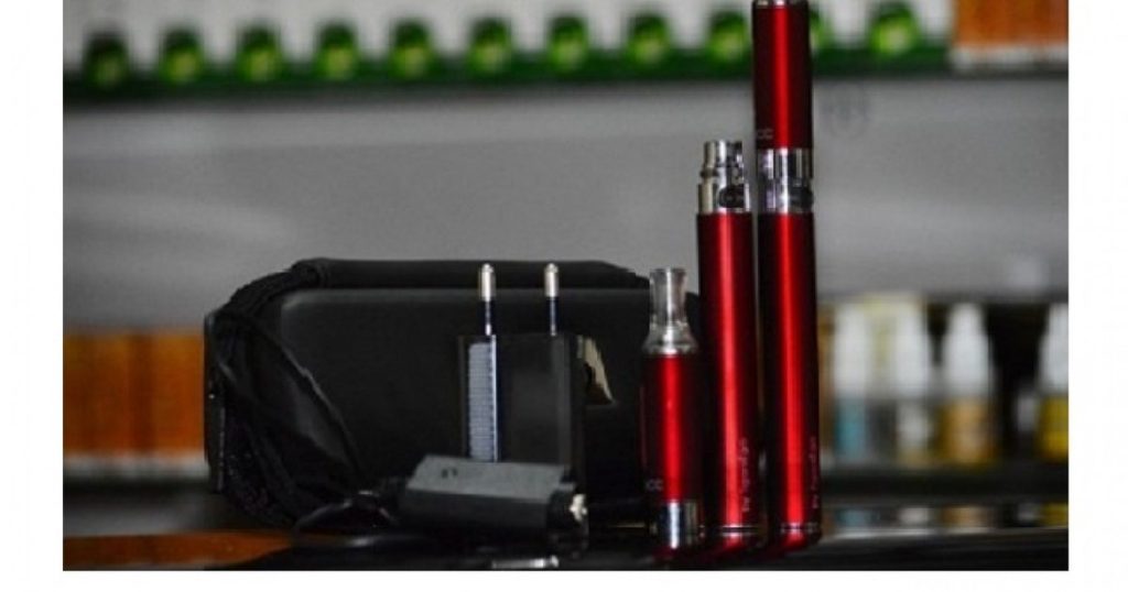 Are e-cigarettes a healthier option for smokers?  The answer given by doctors