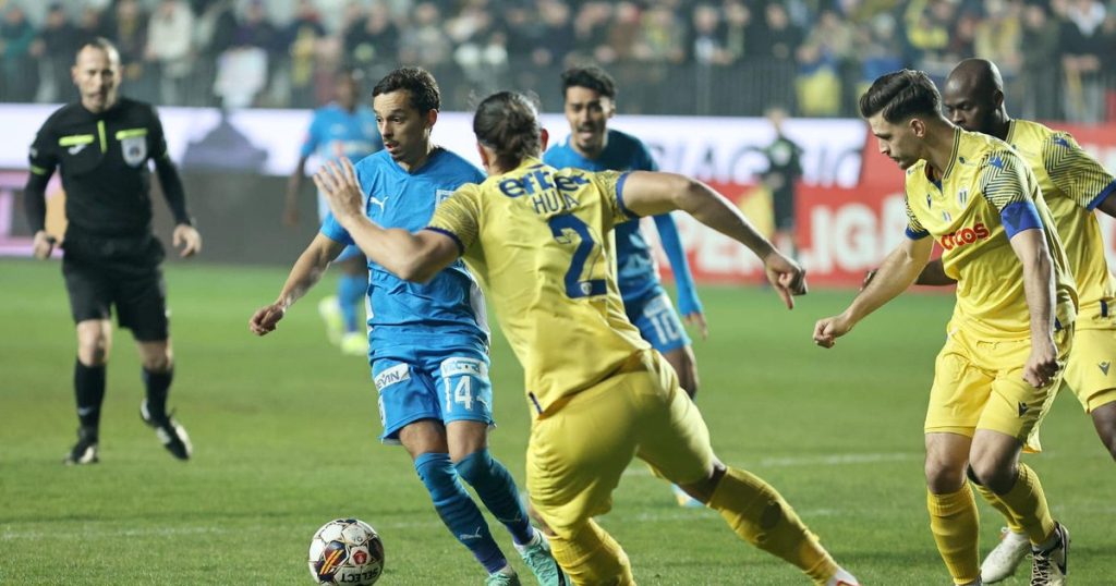 Craiova University ensured its presence in the play-off, after 3-2 with Petrolul, in the Super League