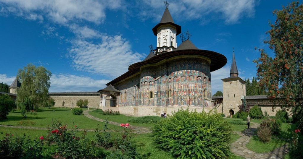 Dear Romania, Let's choose the most beautiful destinations in the country.  The new edition of Destination of the Year is launched