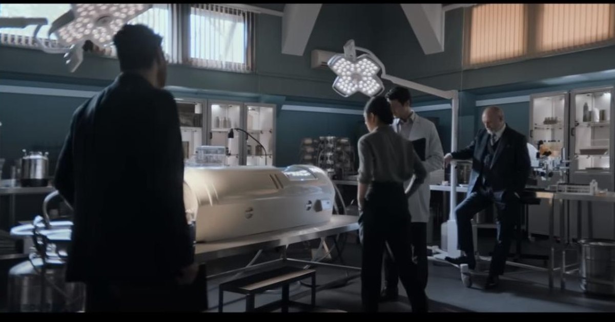 "Game of Thrones" creators explain why they swapped dragons for aliens.  They gave Barack Obama a short VIDEO role