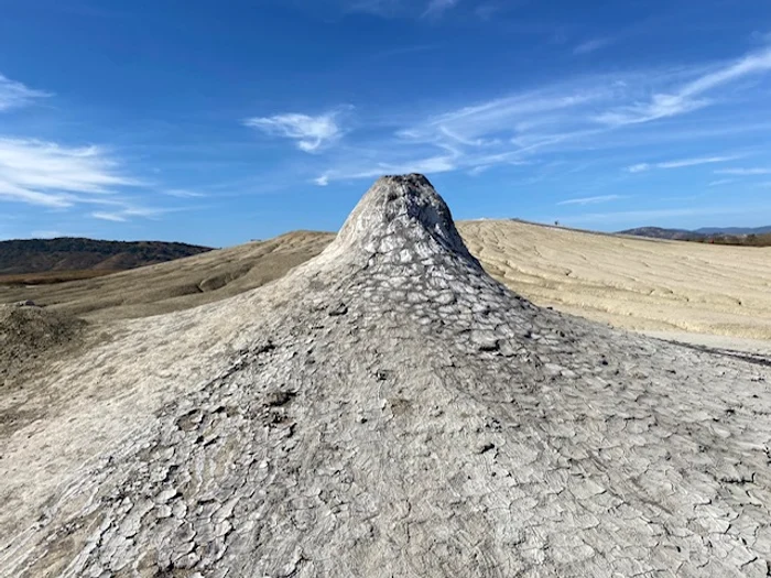 The mud volcanoes in Buzău source foro Antonia Ispas 