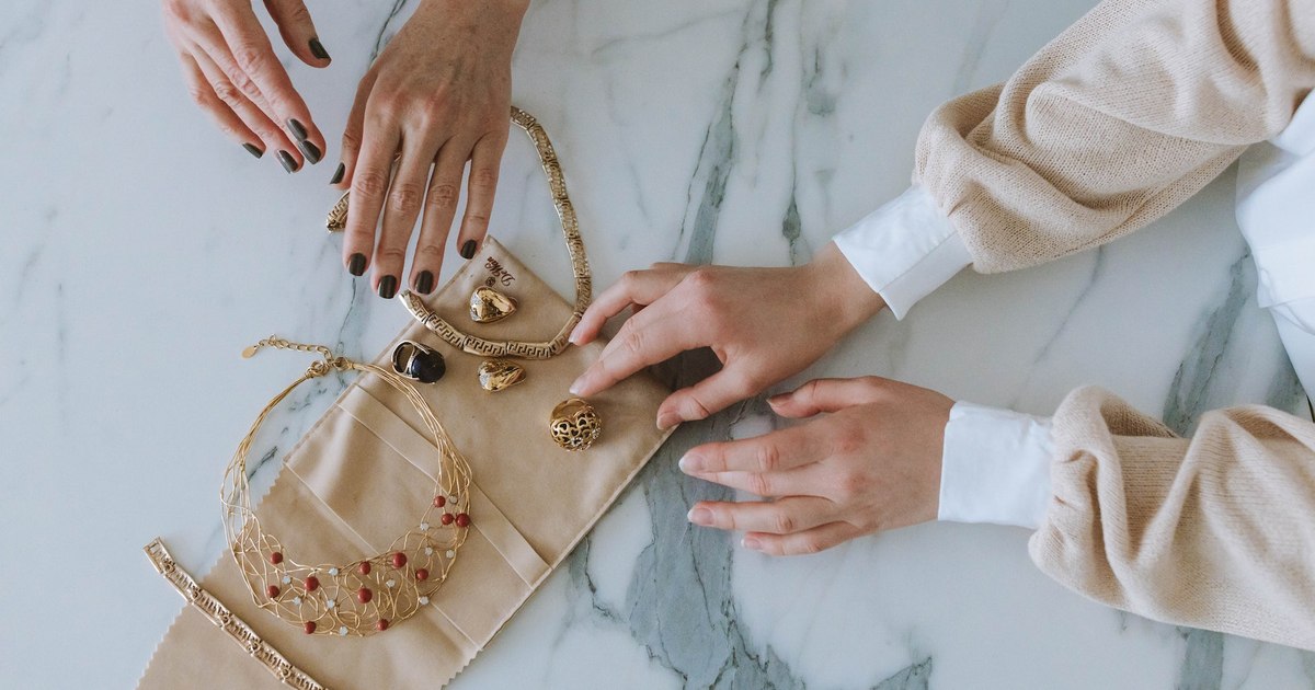 InfoCons Guide: What to look out for when buying a piece of jewelry