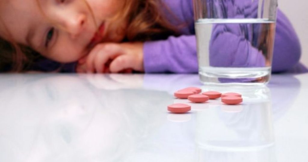 Pills forbidden to children.  Dr. Emilian Popovici: "Certain drugs can have a much stronger effect on children"