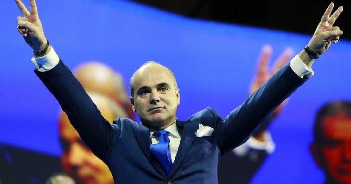 Rareș Bogdan, the ironies related to the independent candidate options: I don't know Cîrstoiu.  He's a dentist.  No, by the knee.  I don't have problems with my knees