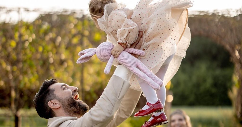 Smiley, after a year of marriage with Ginei Pistol: "Don't ask too many questions"