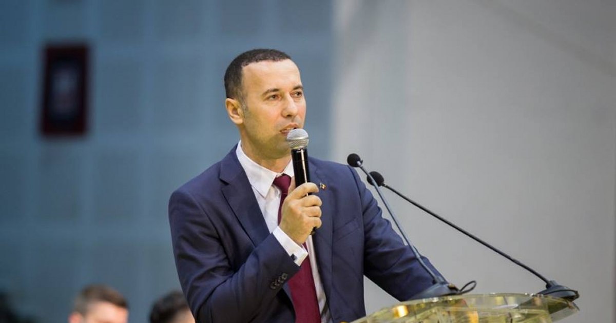 Tensions in the PNL.  The liberals from Prahova are asking for the support of Iulian Dumitrescu.  How leaders at the center respond