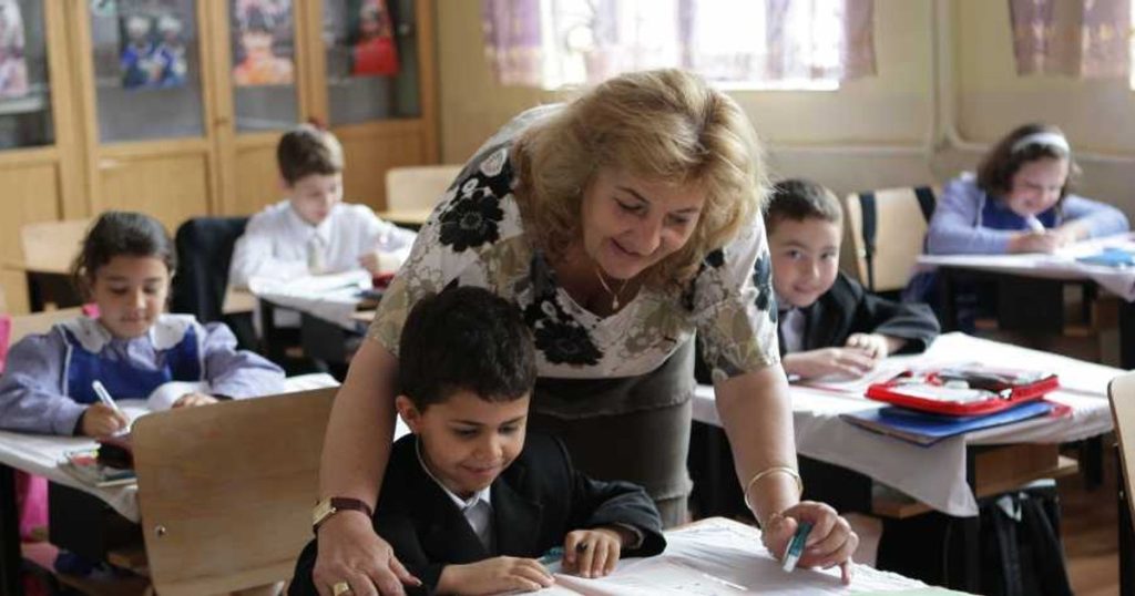 The Romanian school, the place where education is done with the fist
