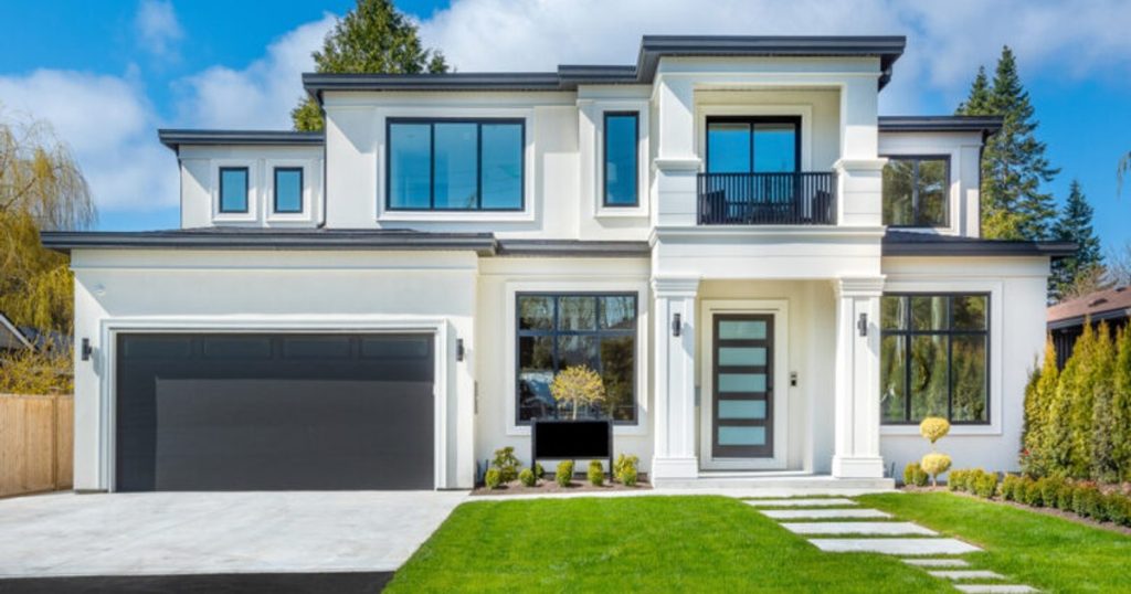The advantages and disadvantages of the house without a roof.  Modern appearance, but the cost of maintenance is higher