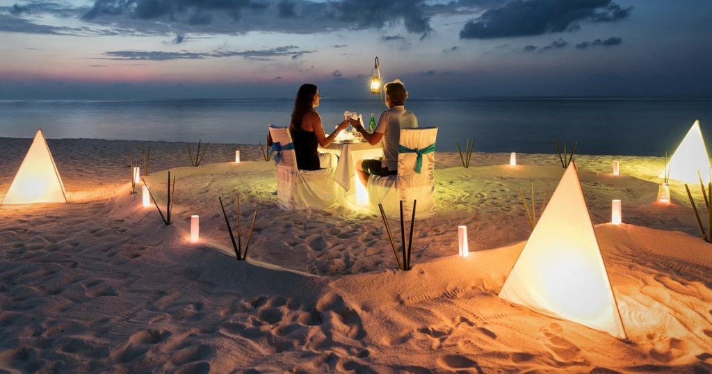 The demand for romantic holidays increased by 25%.  Where do Romanians go and how much are they willing to pay