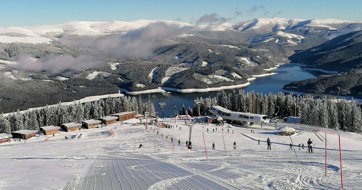 The dilemma of a family that wants to return home.  “We outsiders are used to civilization.  Has Romania changed?"