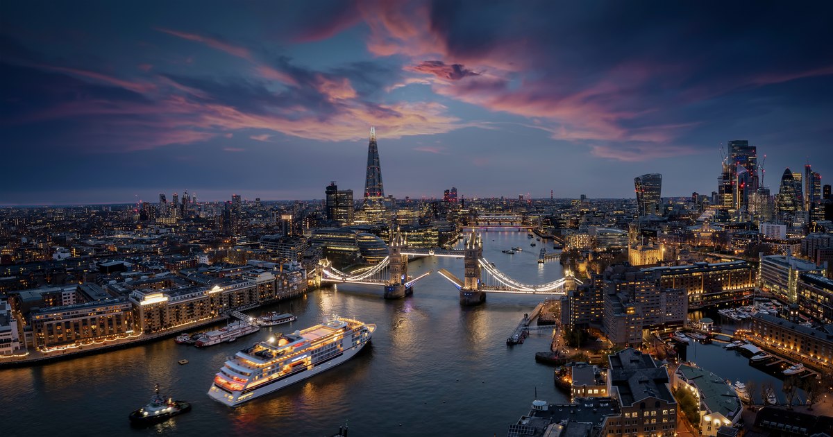 The dilemmas of a Romanian family that earns 85,000 pounds a year in England.  "It's as if we suddenly changed our direction of thinking"