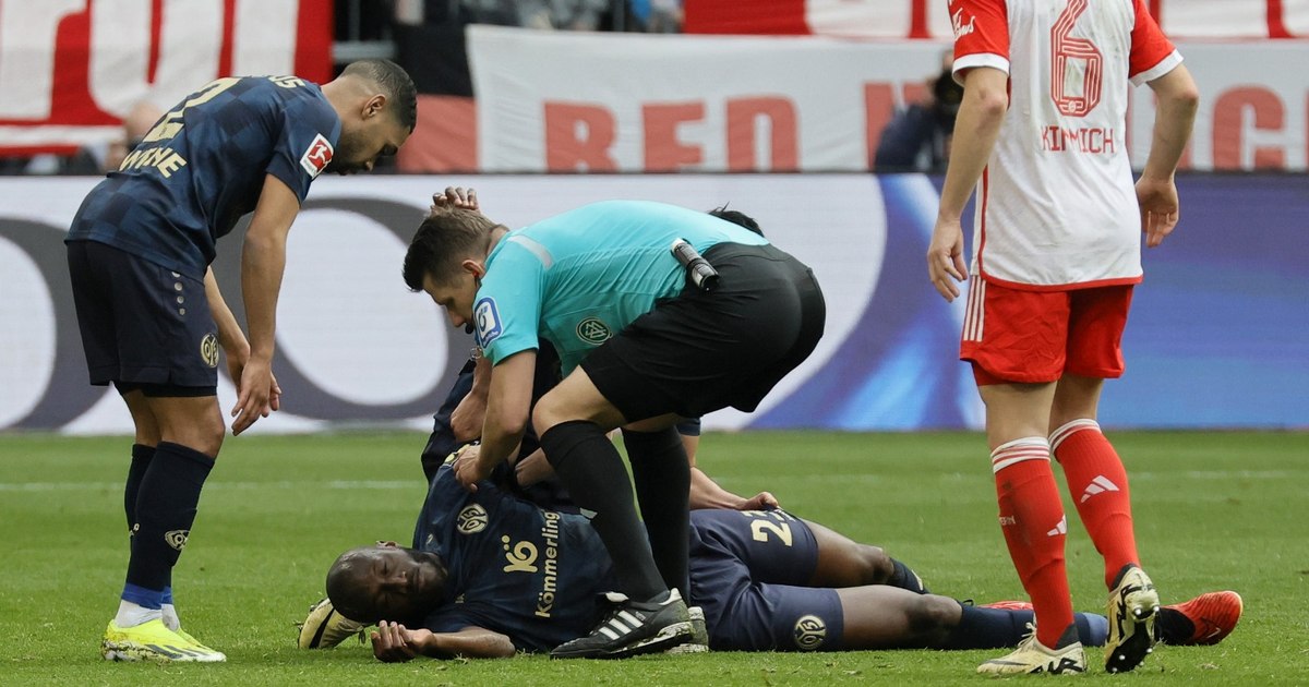 The referee of the match Bayern - Mainz explained how he saved the life of a player, right on the field VIDEO