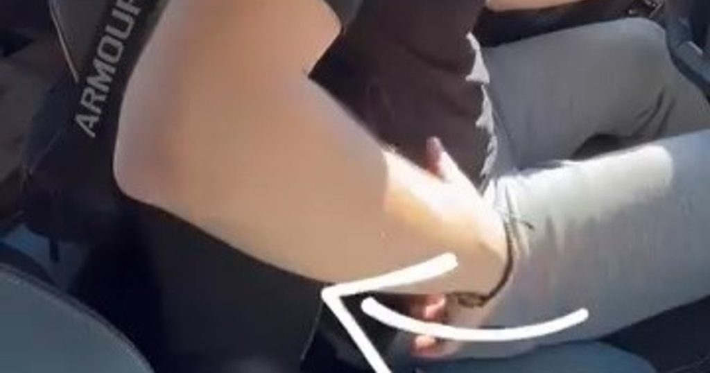 What is the correct position in the car seat to avoid spine problems VIDEO
