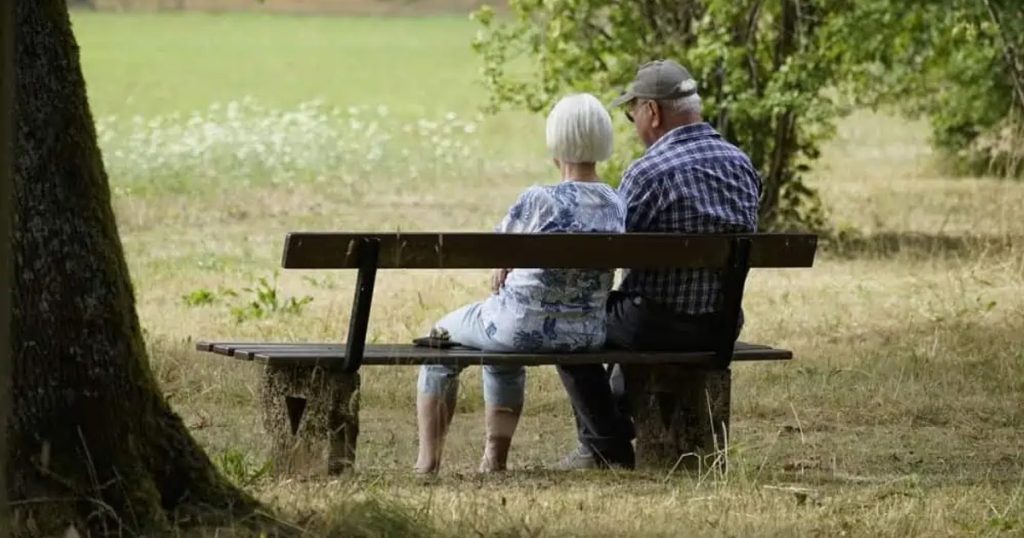 Why do women live longer than men?  The role of emotional openness in longevity, explained by a well-known psychiatrist