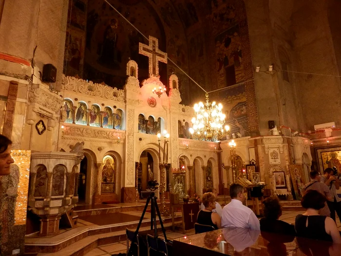 Altar of the church PHOTO Wikipedia