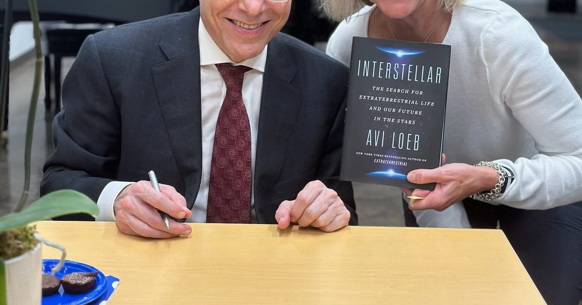 A Harvard astrophysicist risks his reputation to search for aliens.  Who is funding it?  |  VIDEO