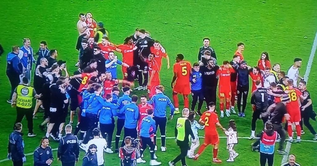 Gică Hagi hands over the title to fine Becali.  FCSB is the champion of Romania, after a poor performance by Faro