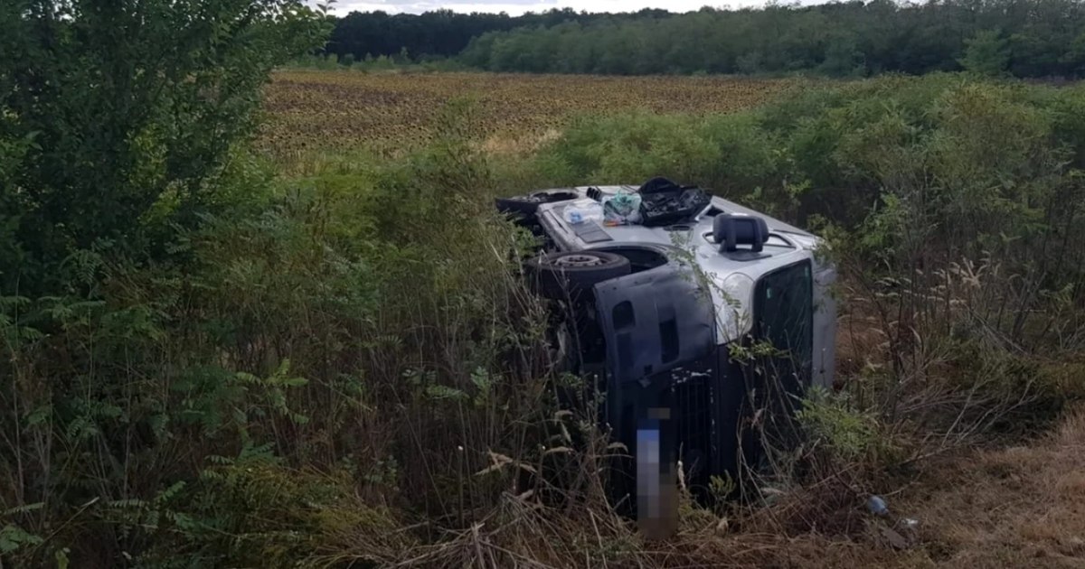 How do you save the situation if a car tire explodes while driving?  Essential tips from an ex-policeman VIDEO