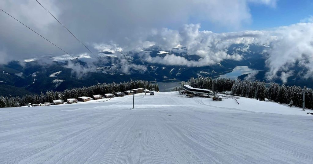 Places with snow by Florii.  Sensational images from the mountainous area of ​​Romania PHOTO VIDEO