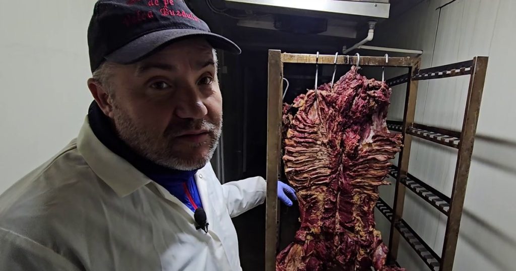 The Easter offer of culinary masters from the Curbura Carpathian area.  The secret of whole lamb pastrami