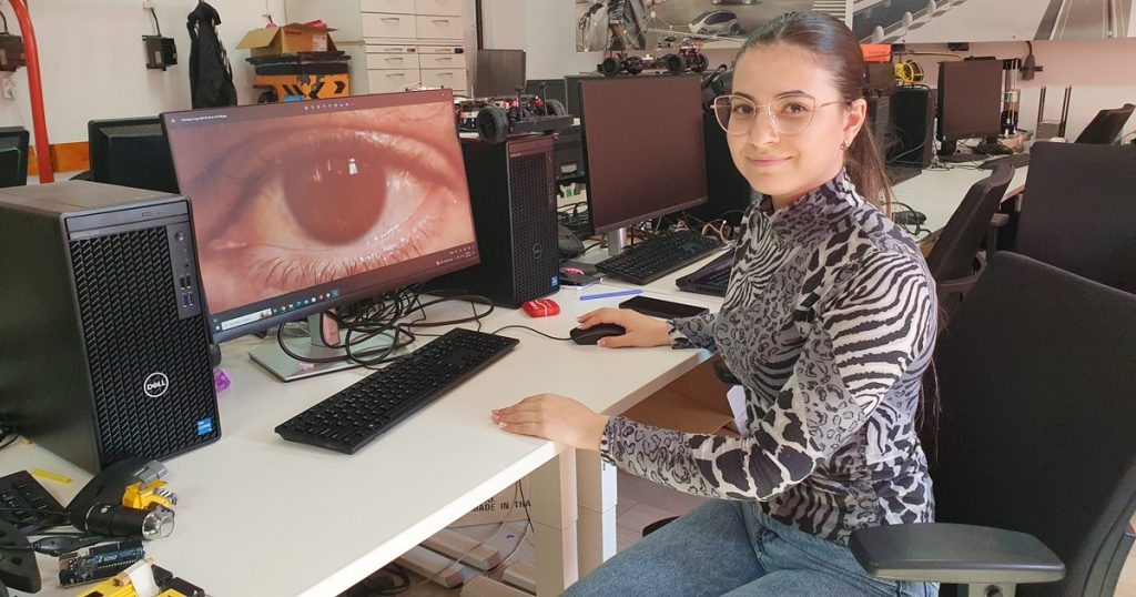 The innovation that can revolutionize eye surgery.  Artificial vision program, created by a student from Romania