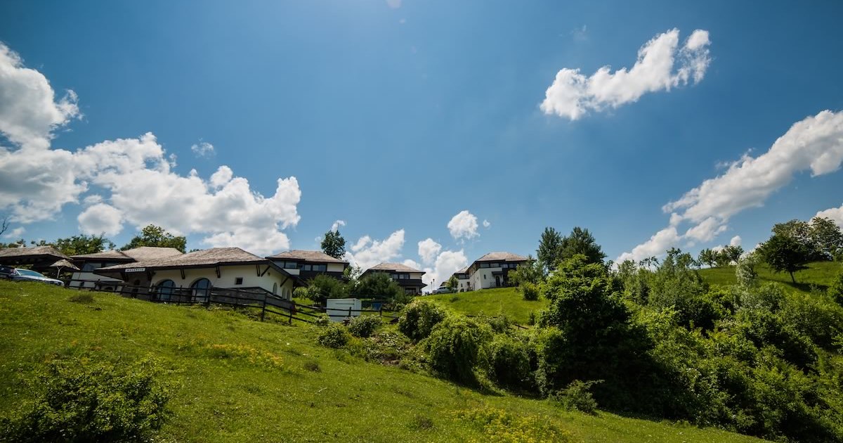Unknown dream places, close to the Bucharest-Sinaia road.  Pietroșita or Vulcana are proud of VIDEO