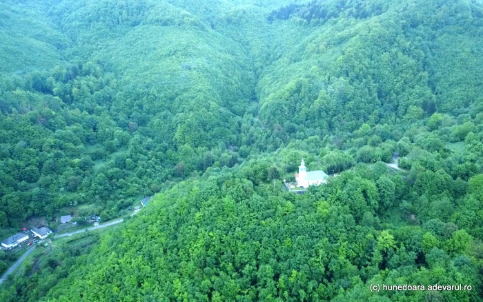 The Orthodox Church.  Photo: Daniel Guță.  TRUTH
