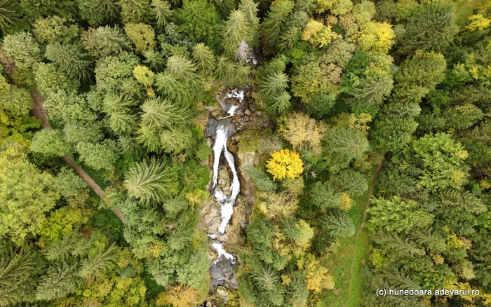 Lolaia Castle from Retezat.  Aerial images.  Photo: Daniel Guță