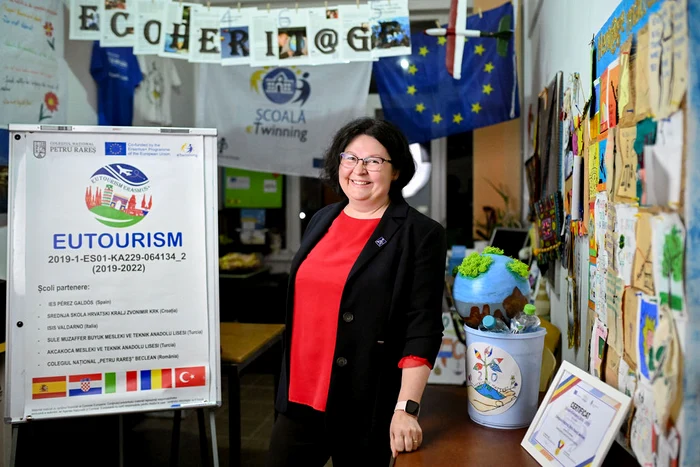 Emese connects the information with the real life of its students PHOTO projektmerito.ro