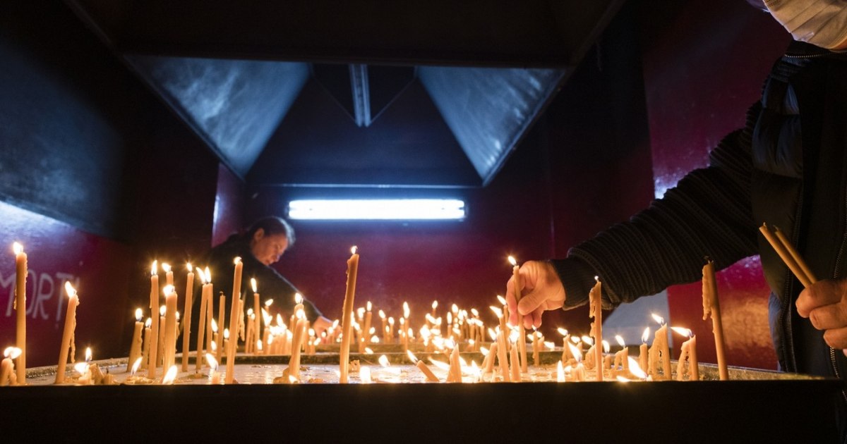 Advice from Firefighters for Easter: "Lighted candles or candles should be placed in a non-combustible support"