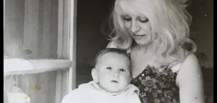 Andreea esca and her mother Personal archive
