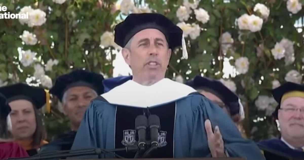 Comedian Jerry Seinfeld booed at Duke University for his support of Israel VIDEO