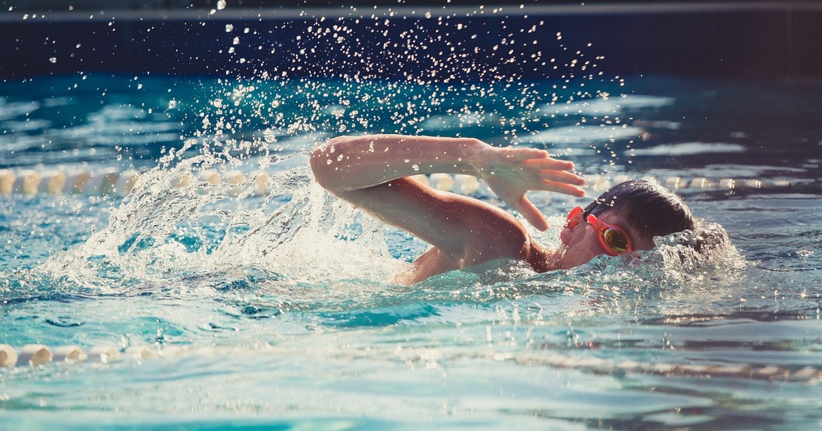 How much does a family with three children spend and what tips did they get to cut costs.  "We're waiting for the discounts at SH too so it's worth it"