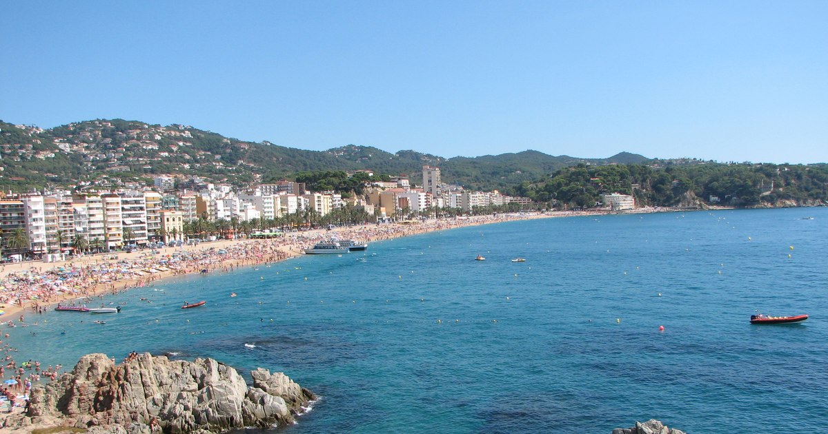 New rules for tourists in a Spanish resort.  Who risks fines between 300 and 1,500 euros
