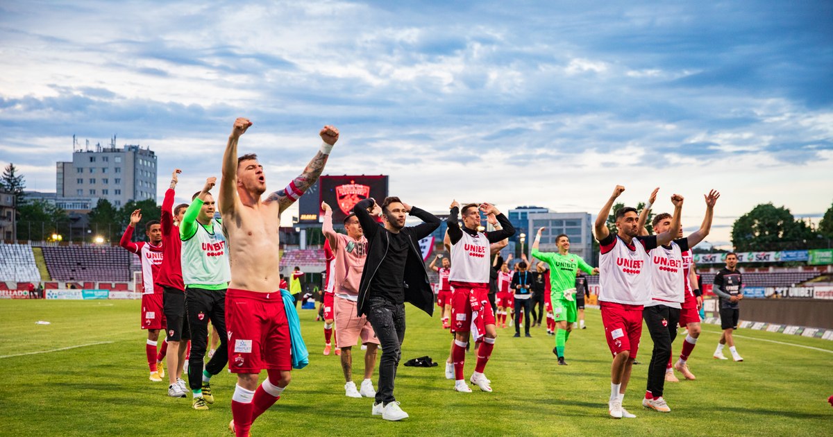 The football team Dinamo Bucharest parted with six players