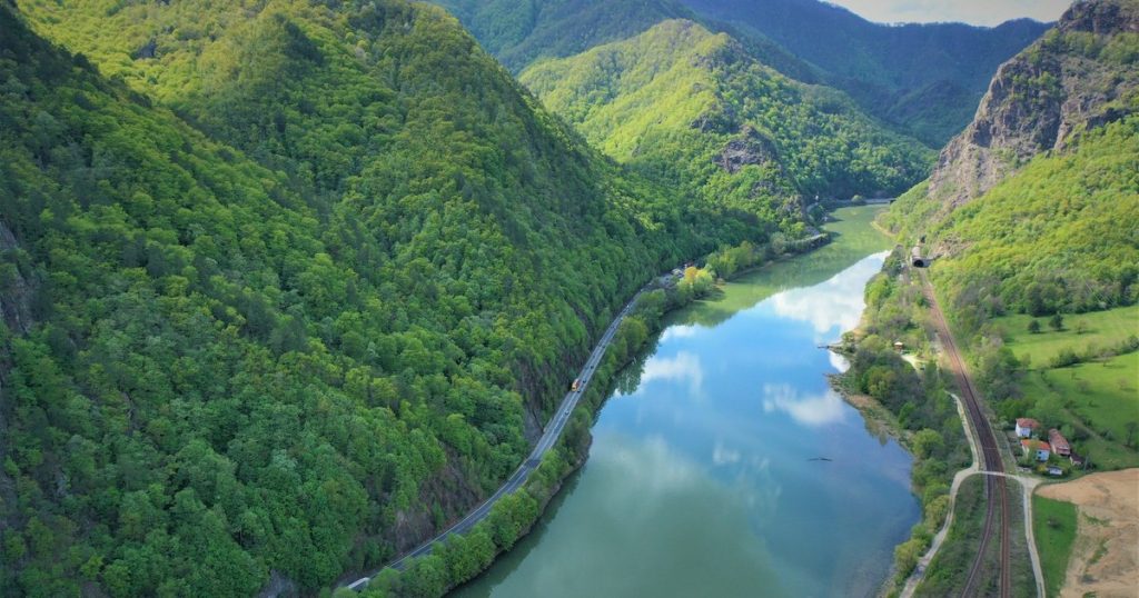 Unsuspected treasures in the Cozia National Park and the Olt Valley, praised by the Washington Post VIDEO