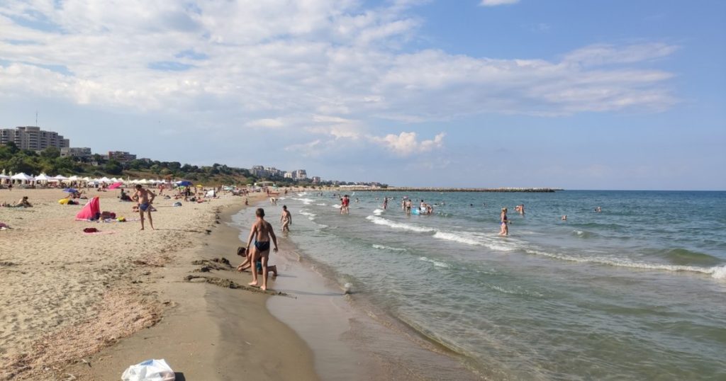 Coastal alert!  Emergency measures, after the discovery of some toxic algae in the Black Sea.  What are the dangerous areas?