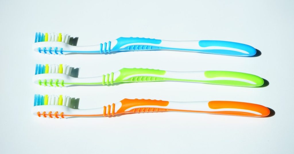 Dentist: what are the criteria by which we choose toothpaste and toothbrush