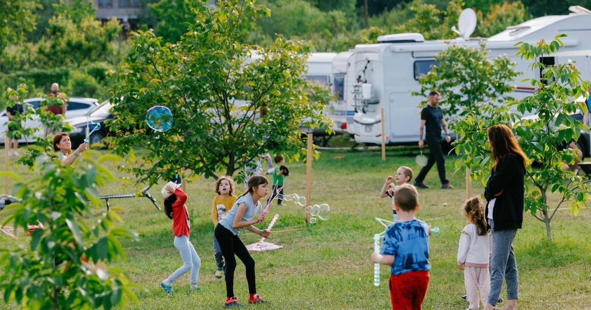 Foreign tourists storm Romanian campsites.  How much does a night's accommodation cost?