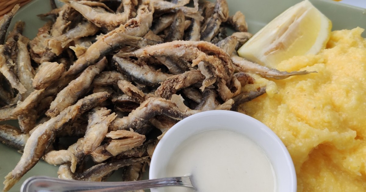 How much does a portion of anchovies with garlic cost in Vama Veche.  Surprisingly high price at the beginning of the season