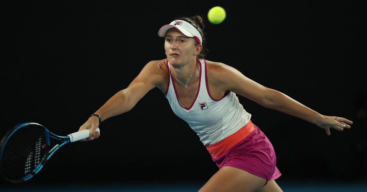 Irina Begu, nightmare match at Roland Garros.  The Romanian jumped in front of a huge chance