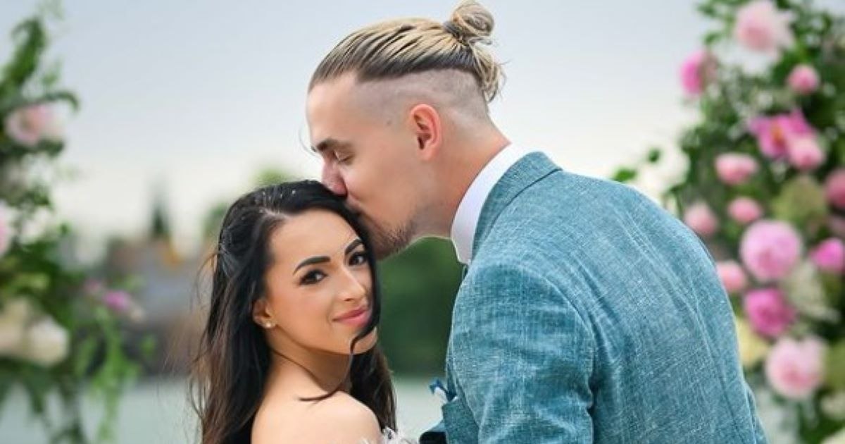 Larisa Iordache got married.  How he made his appearance at the wedding